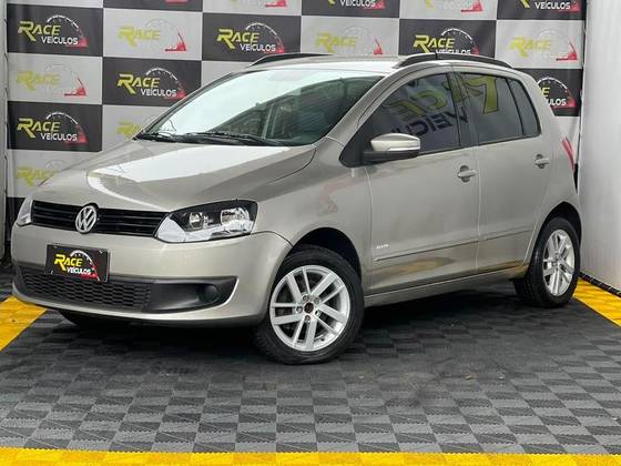 VOLKSWAGEN FOX 1.0 MI 8V FLEX 4P MANUAL VOLKSWAGEN FOX 1.0 MI 8V FLEX 4P MANUAL